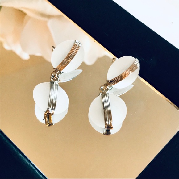 GIOVANNA CHANTAL Fine Essence Earrings - White - Picture 2 of 8